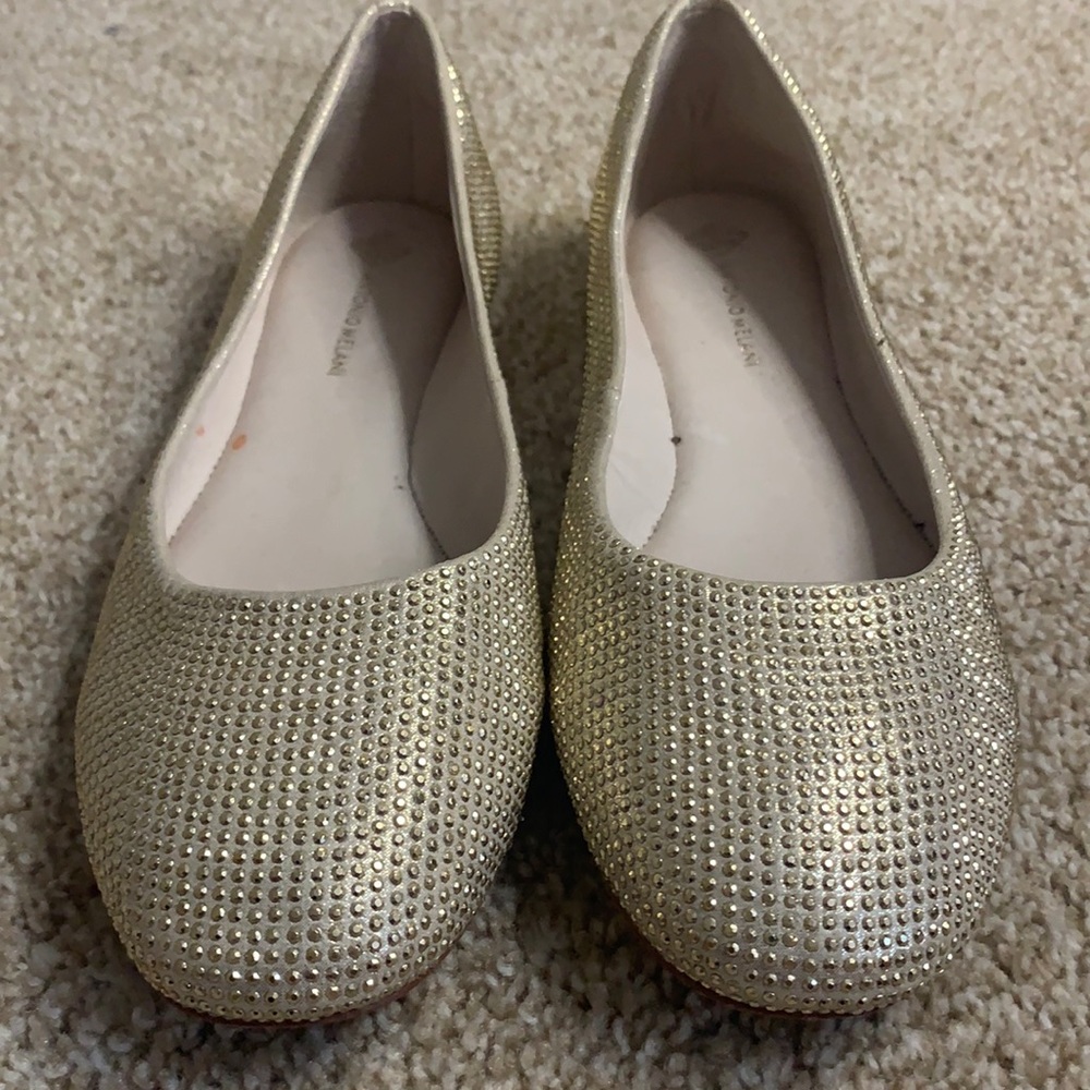 Antonio Melani Flats